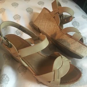 FLASH🍃 Crown Vintage tan straw Leather wedges 9