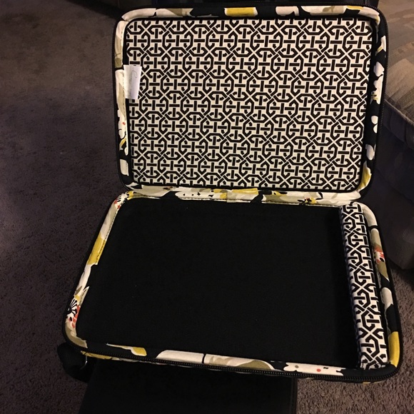 Authentic Vera Bradley Laptop / Tablet Bag - Picture 5 of 5