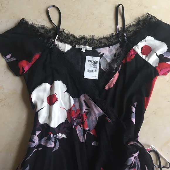 🌺Floral Wrap Dress🌺 - Picture 3 of 4