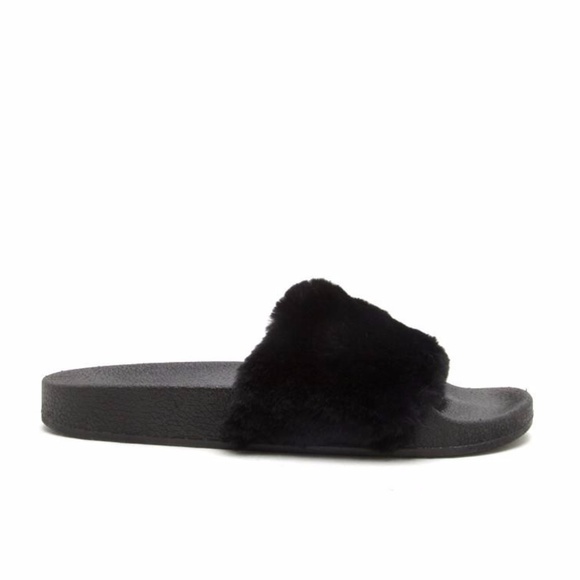 CLEARANCE ‼️ HP! Faux Fur Slides BLACK Sandals - Picture 4 of 4