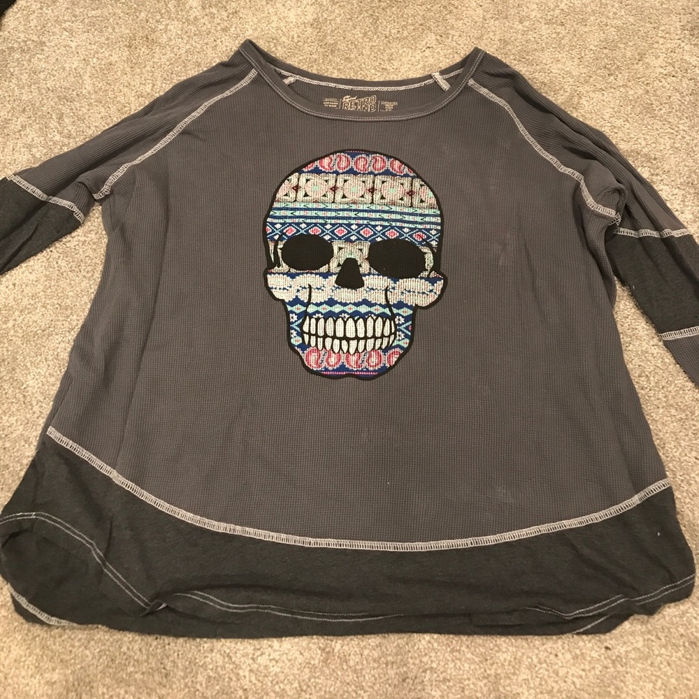 RETRO BRAND WAFFLE LONG SLEEVE IN GREAT CONDITION