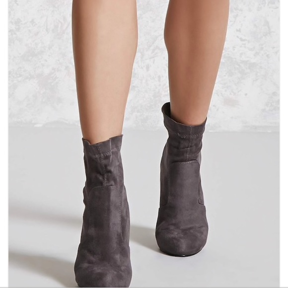 Block heel booties - Picture 3 of 3