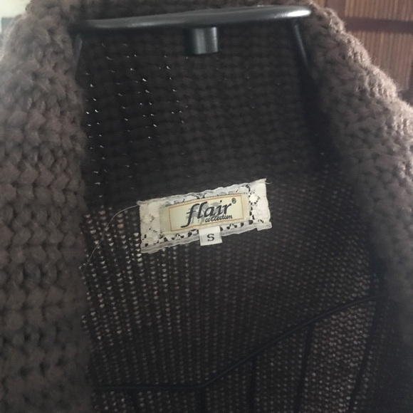 Brown sweater - Picture 2 of 5