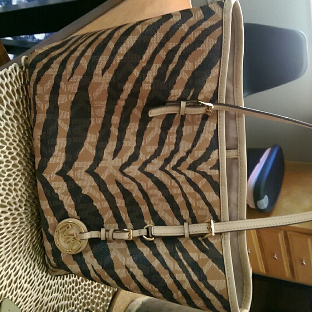 Micheal Kors animal print tote
