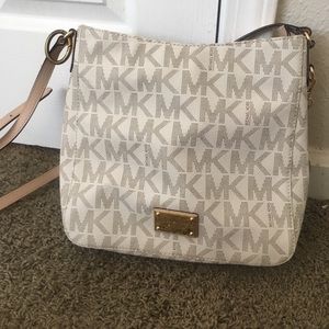 Michael KORS over the shoulder purse