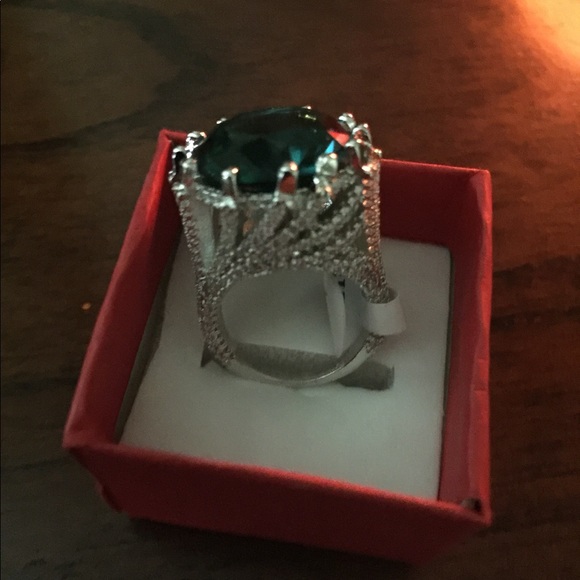 Ring - Picture 2 of 4