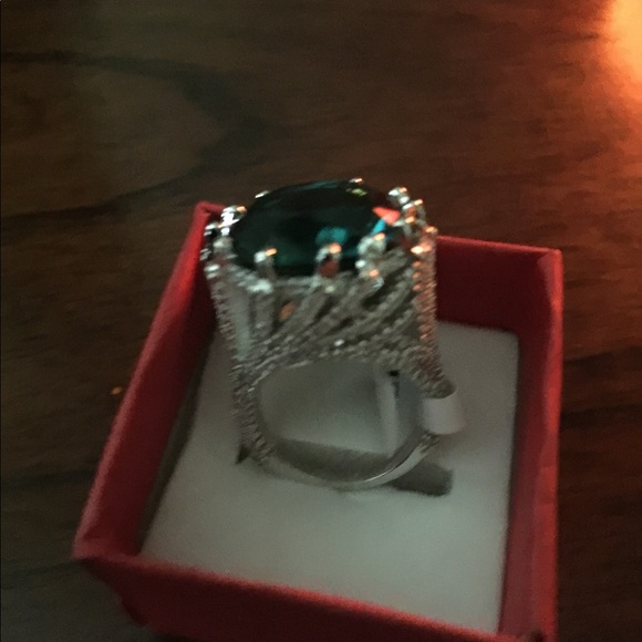 Ring - Picture 4 of 4