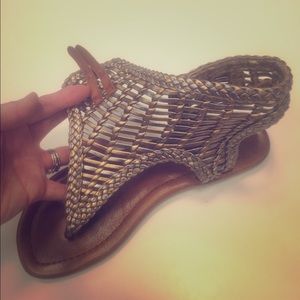 Cynthia Vincent gladiator sandals size 7