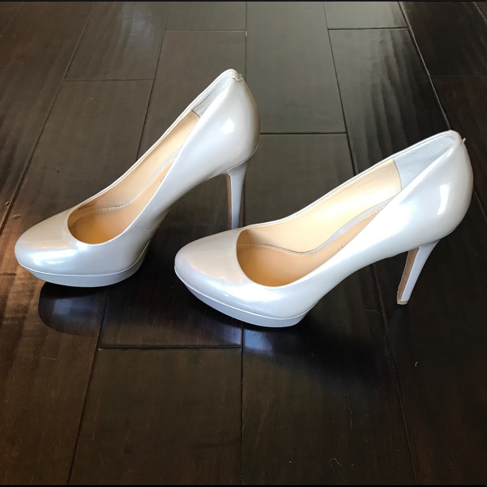 Gianni Bini Nude Pumps