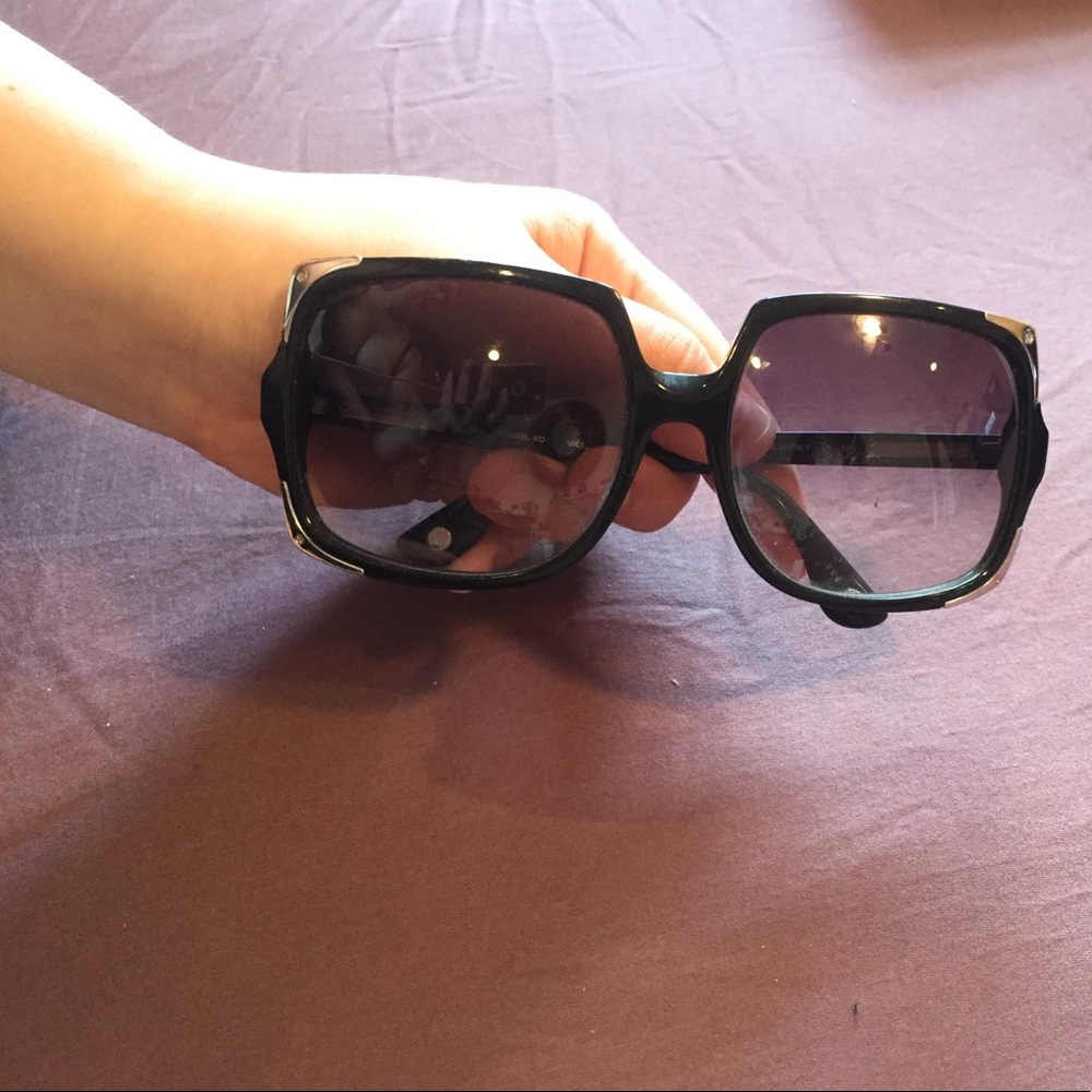 Michael Kors Mks523 Black & Silver - Picture 2 of 6