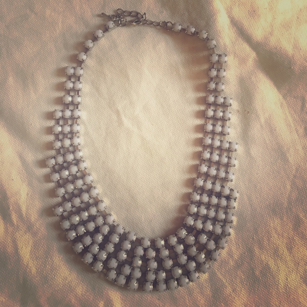 White beaded collar necklace