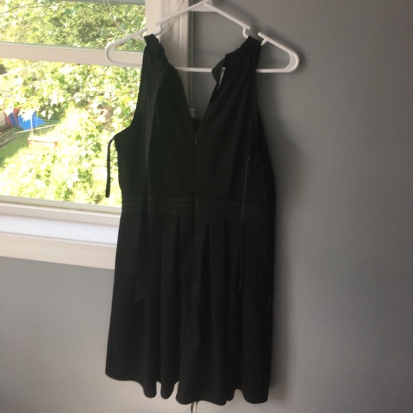 Black dress - Picture 2 of 5