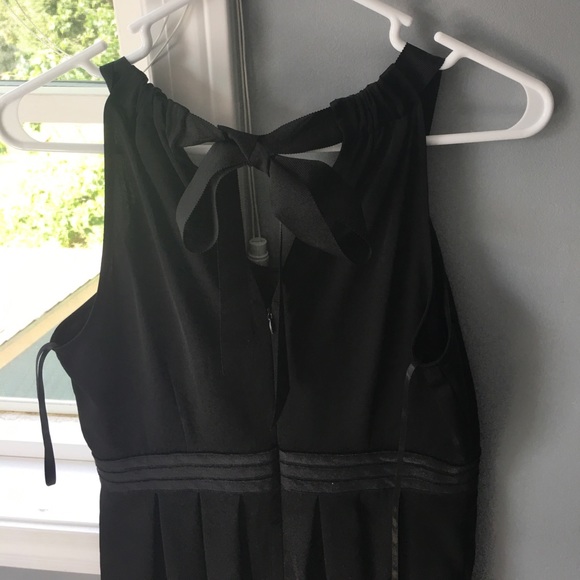 Black dress - Picture 3 of 5