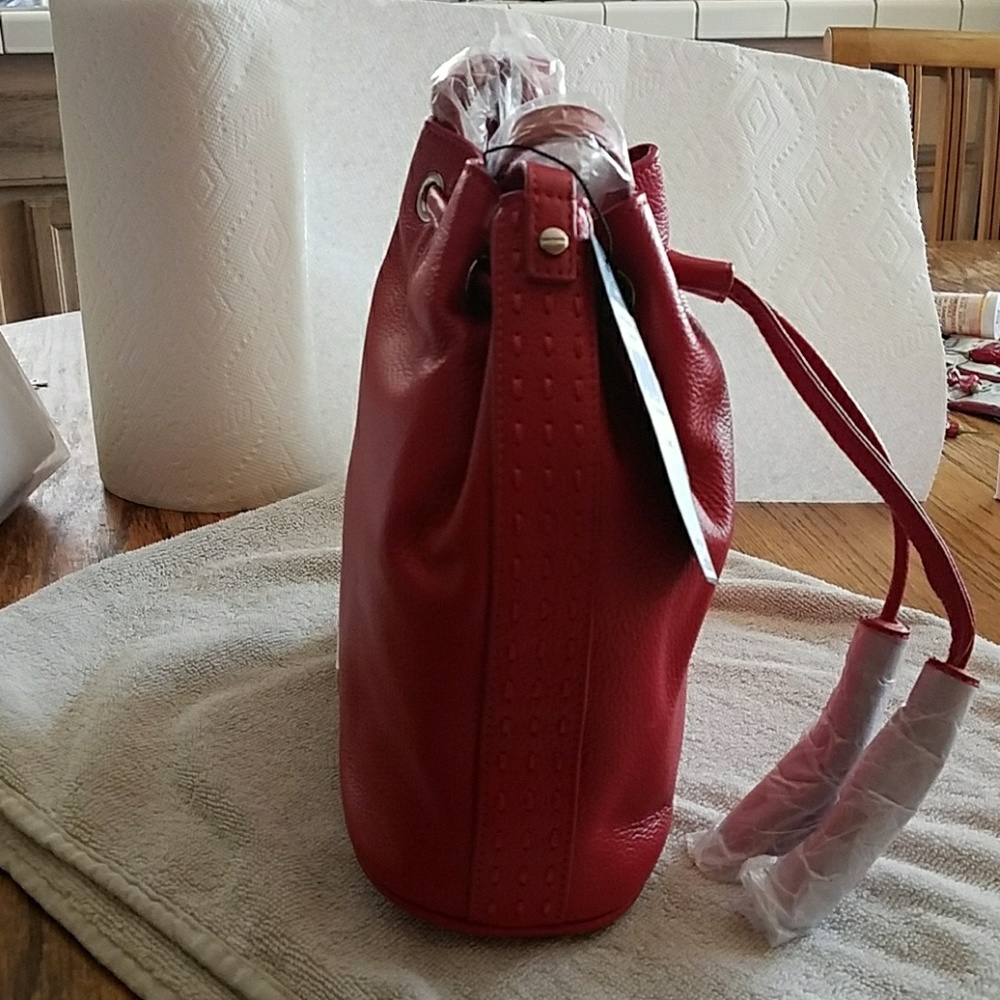 New BCBGMAXAZRIA Kaycie Drawstring Bucket Bag - Picture 2 of 6