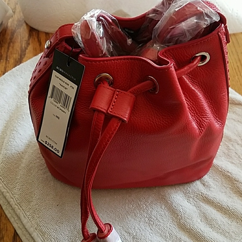 New BCBGMAXAZRIA Kaycie Drawstring Bucket Bag - Picture 6 of 6