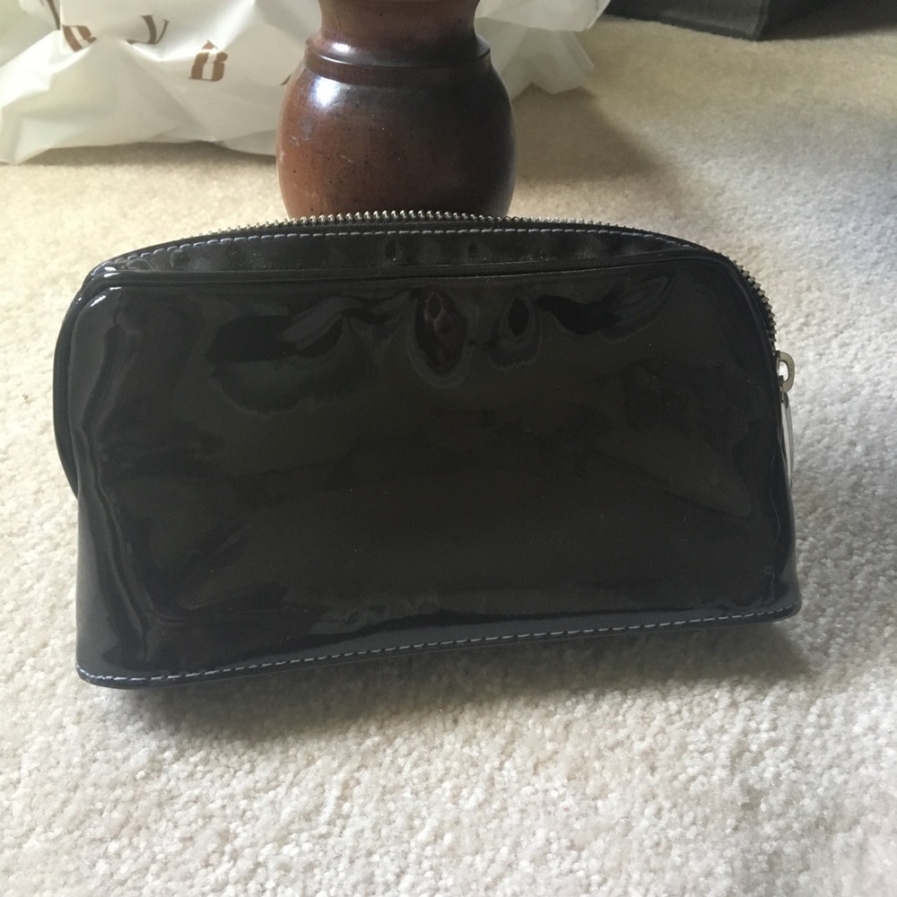 {Laura Mercier} Makeup Bag!