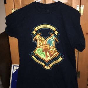 TeeFury size Medium t shirt School of Bending