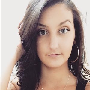 Meet your Posher, Rebecca