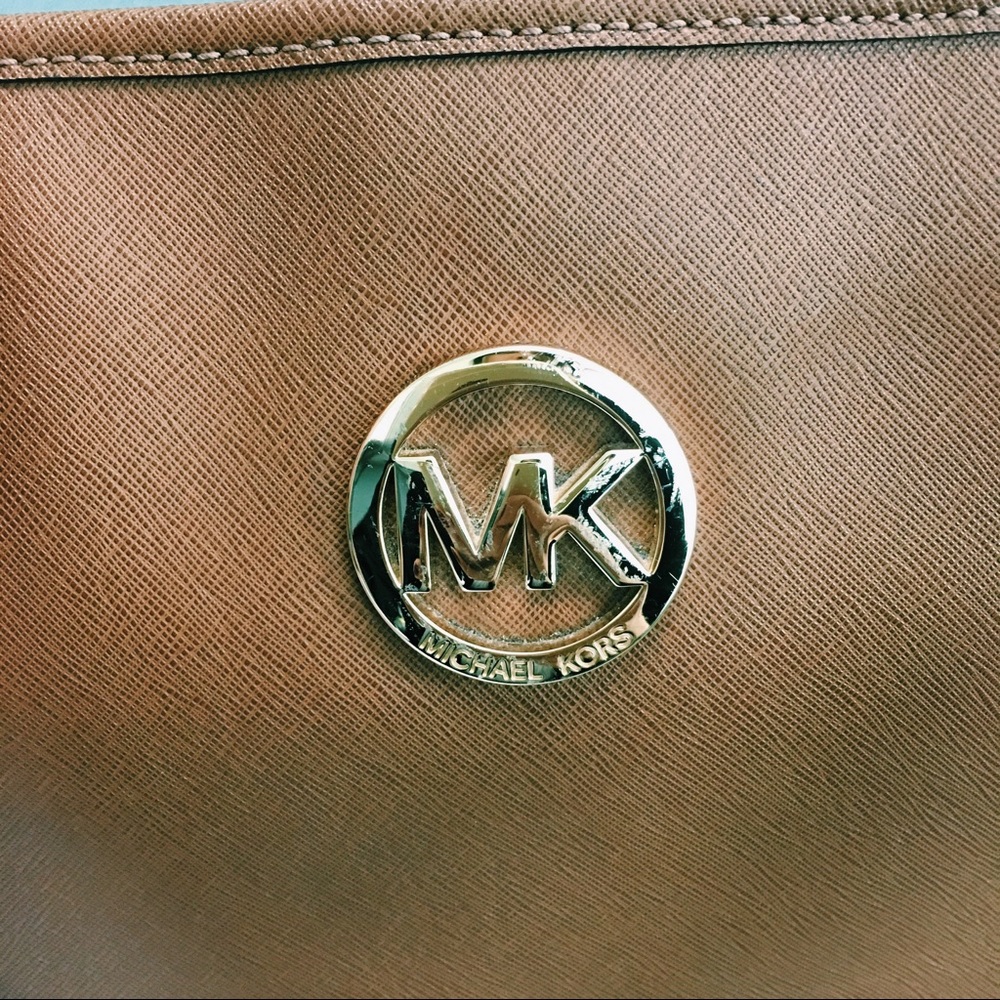 Michael Kors with leather wallet! - Picture 3 of 4