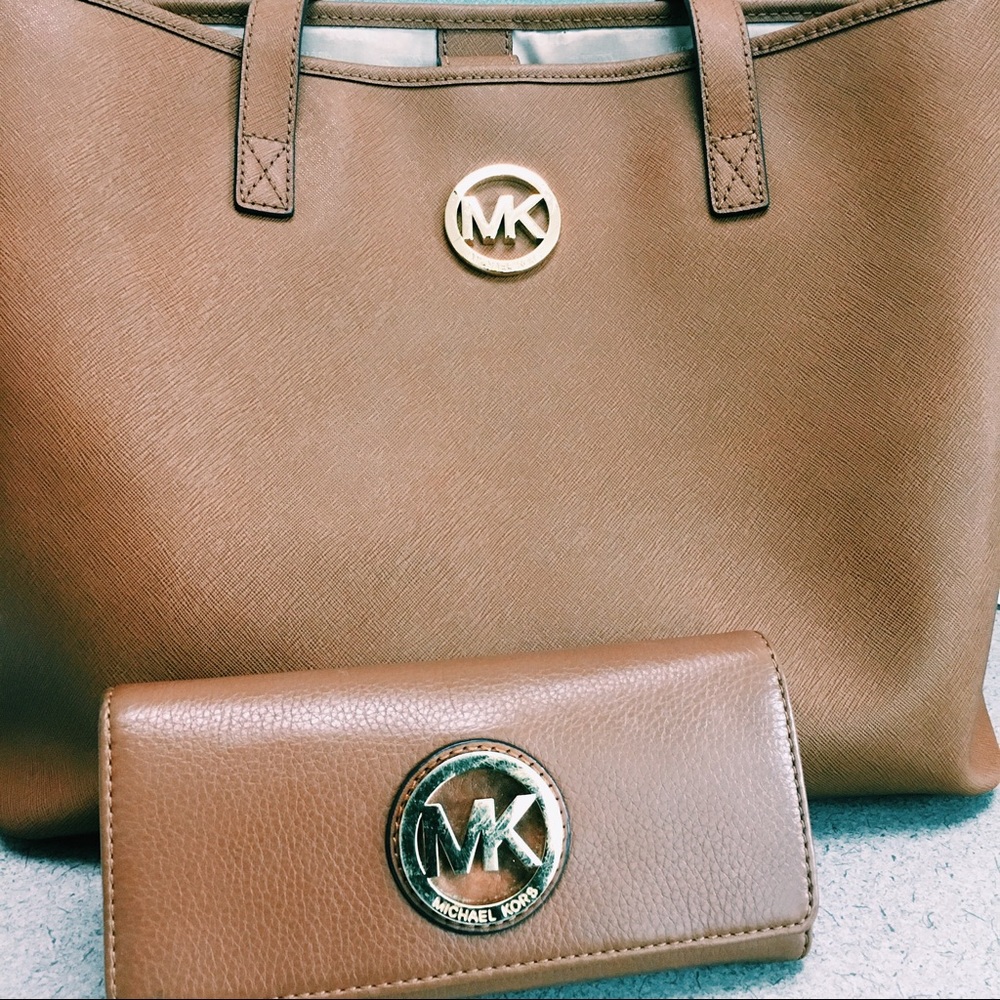 Michael Kors with leather wallet!