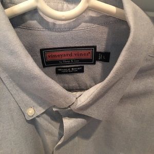 Men's Vineyard Vines blue button down size Large