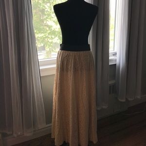 LuLaRoe Cream Lace Lucy