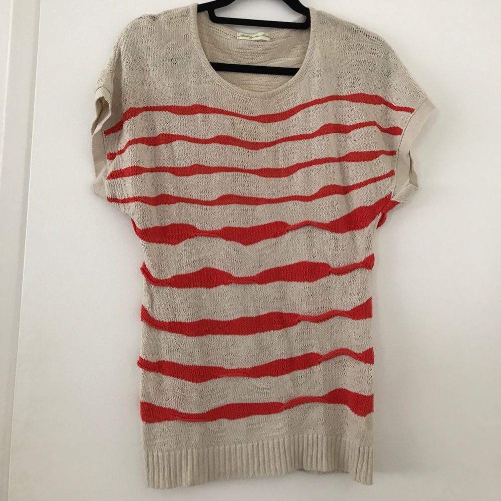 Orange and cream short-sleeved sweater