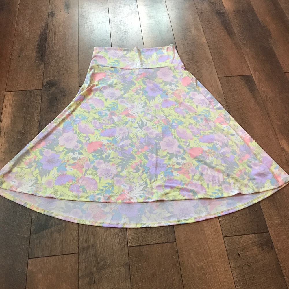 BNWOT Lularoe Azure skirt