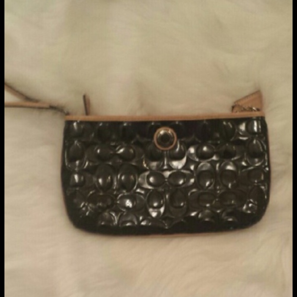 COACH PEYTON BLACK EMBOSSED LEATHER WRISTLET