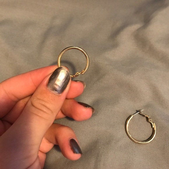 Gold Earrings - Picture 2 of 2