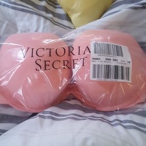 NWT STILL IN PACKAGE BEST T-SHIRT  PUSH UP BRA