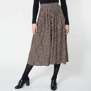 Weekend Price Drop ⚡️⚡️AA midi button-front skirt