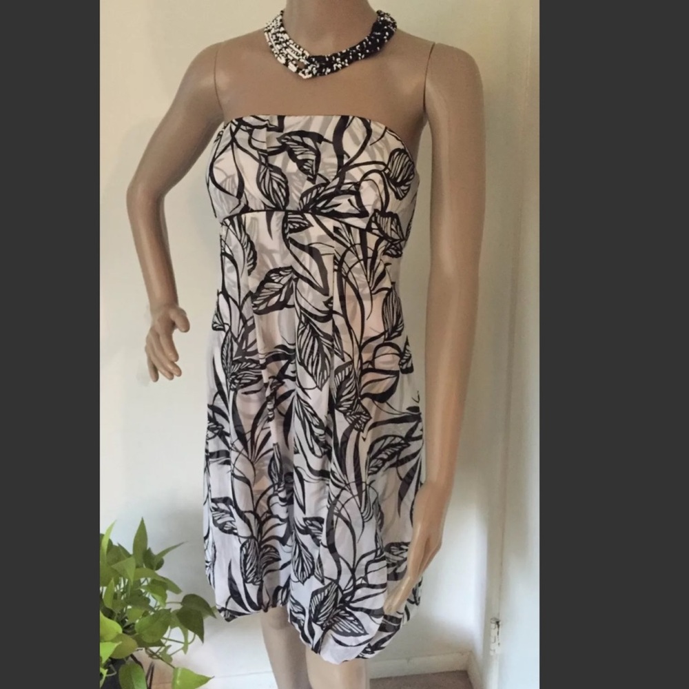 🌟 Close out Price 🌟White House Silk Dress