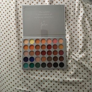 NEVER USED Jaclyn Hill x Morphe Eyeshadow Pallette