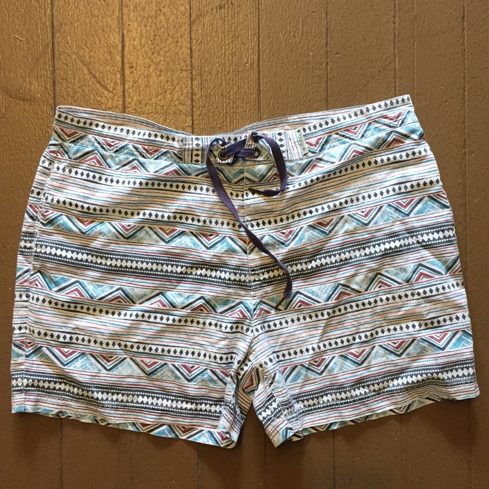 Geometric pattern swim trunks