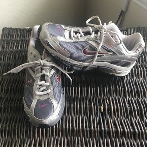 ⚡️SALE⚡️Women's Nike Air Sneakers 👟