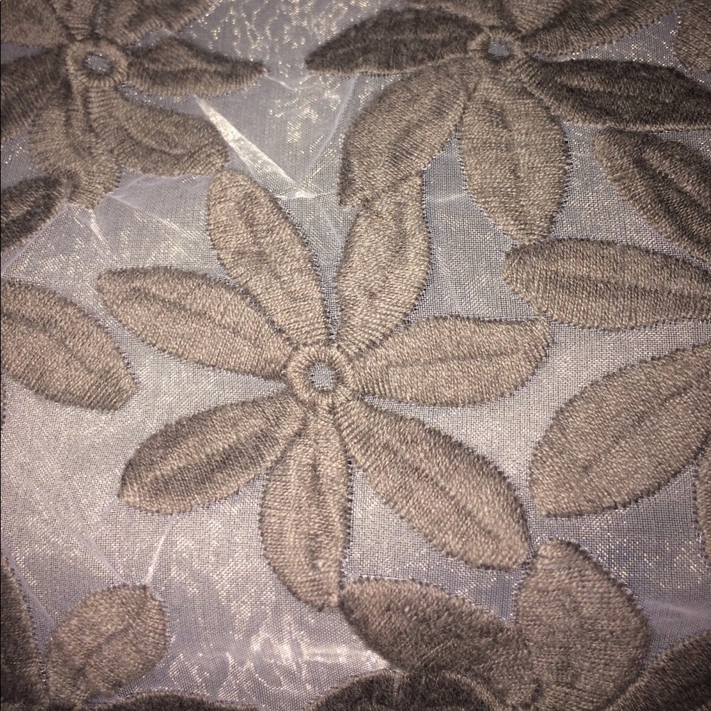 VELVET FLOWER DRESS - Picture 3 of 4