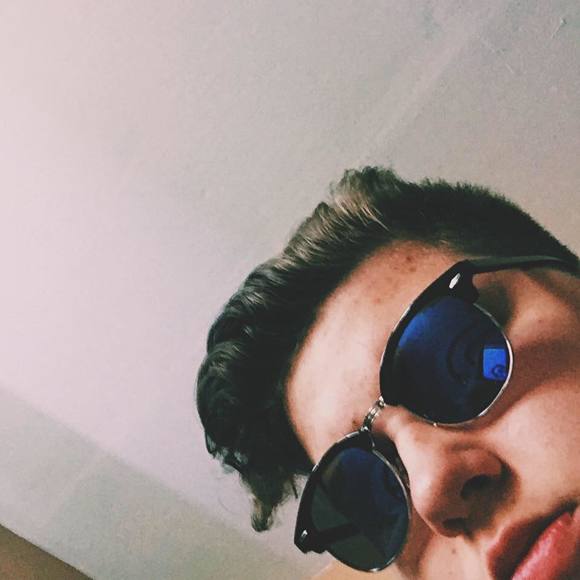 Meet your Posher, Trace - Picture 1 of 1