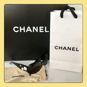 ✖️SOLD CHANEL Black Sunglasses Authentic Camellia