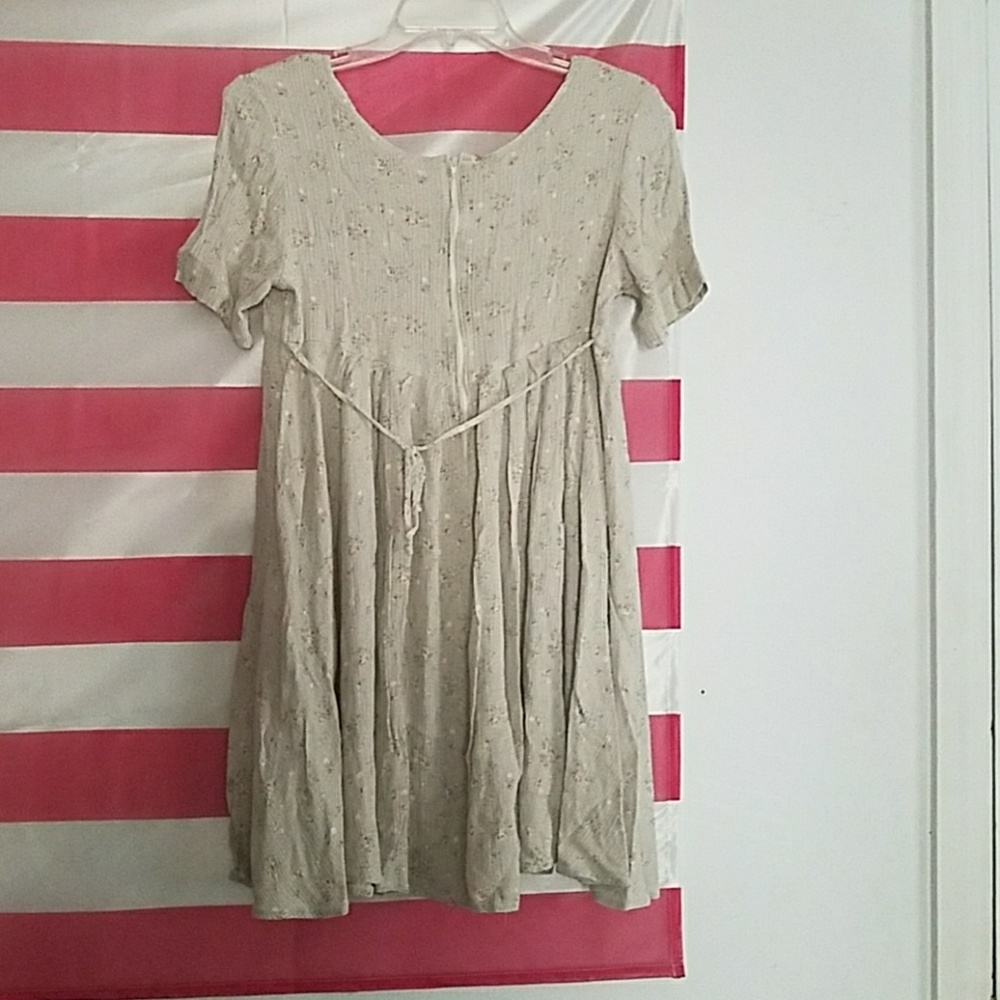 Sweet floral maternity dress - Picture 2 of 3