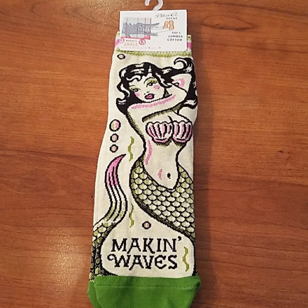 SOLD OUT!! Blue Q socks "Making Waves" Mermaids