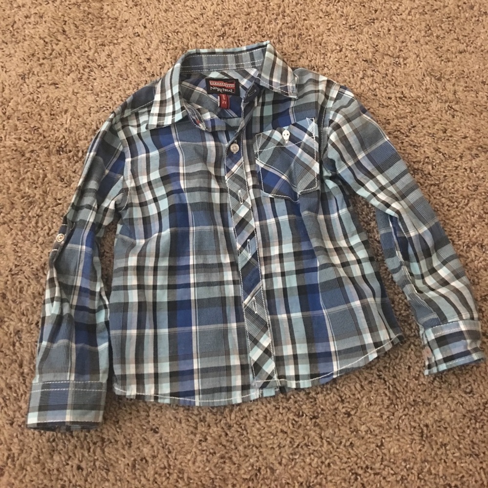 Little boys long sleeve plaid button down shirt