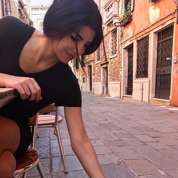 Meet your Posher, Anna - Picture 1 of 1