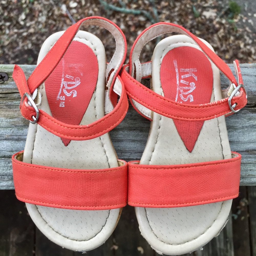 : KIDS SM : T5-6 Burnt Orange Strap Sandals