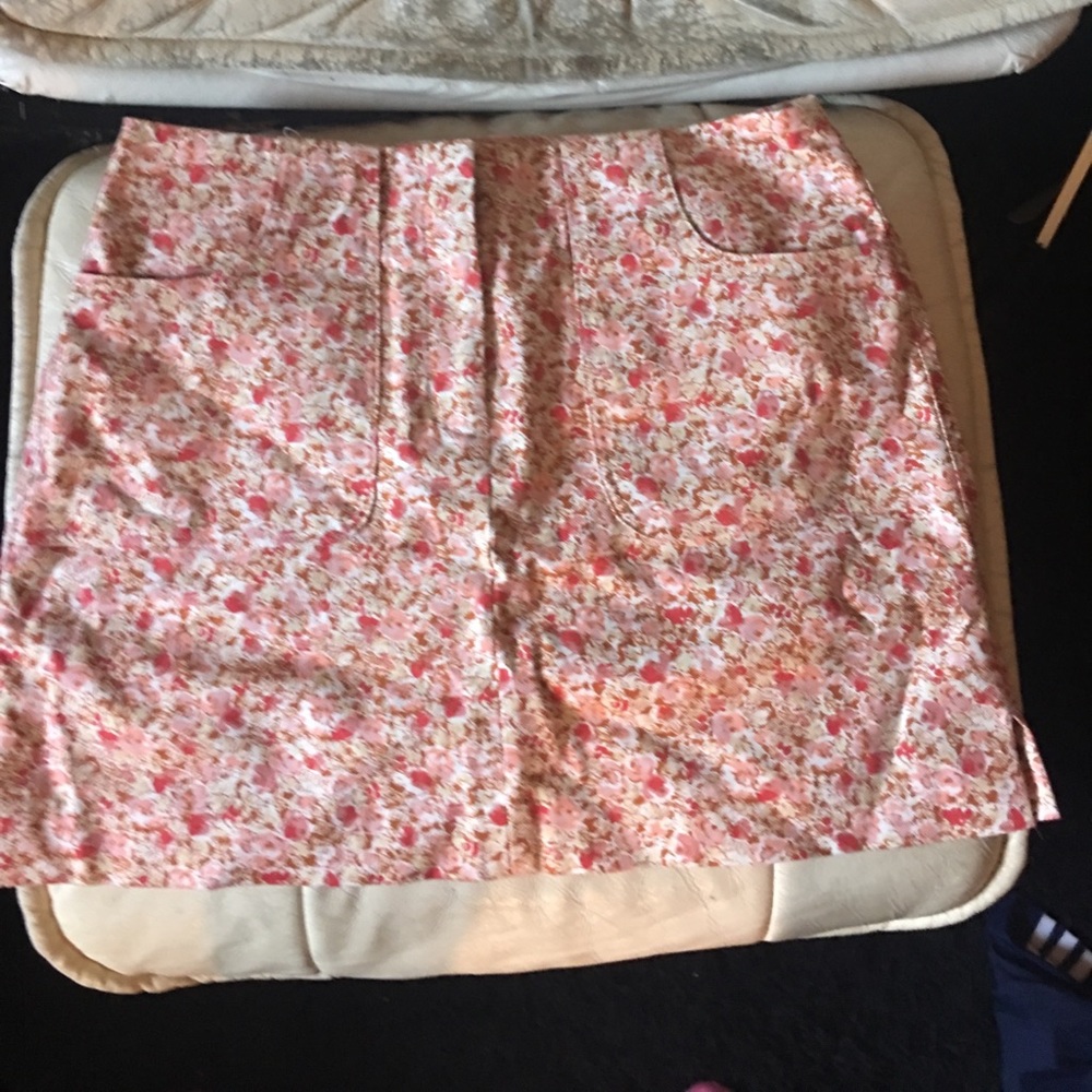 Express fall flowers mini skirt