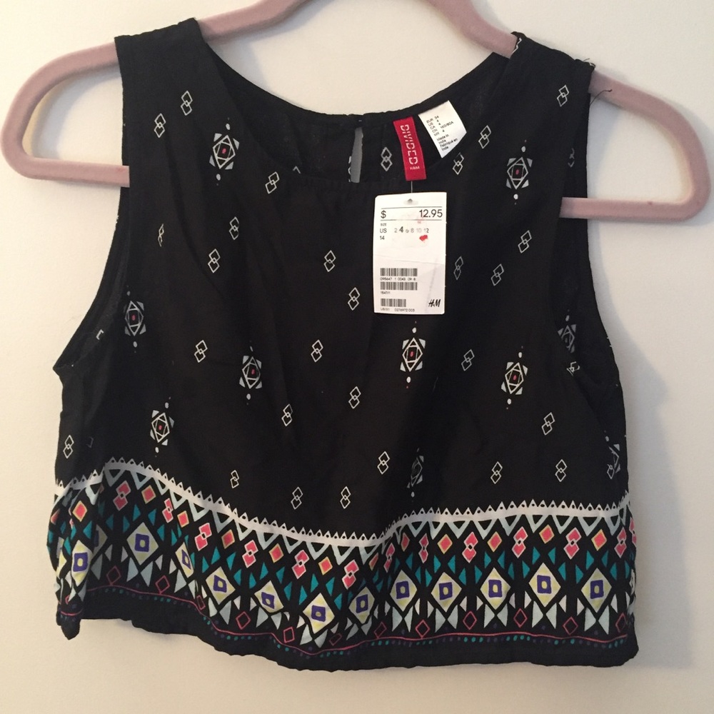H&M black patterned button back crop top 4 NWT