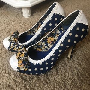 Vintage floral shoes