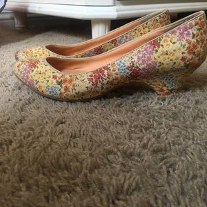Floral kitten heels