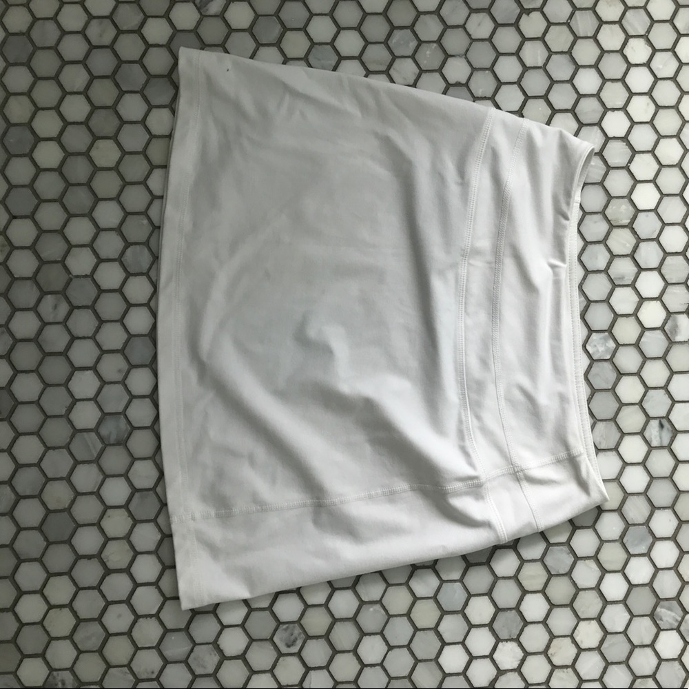 Lululemon skirt size 6
