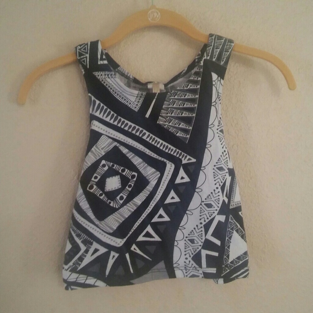 Black & White Geometric Crop Top